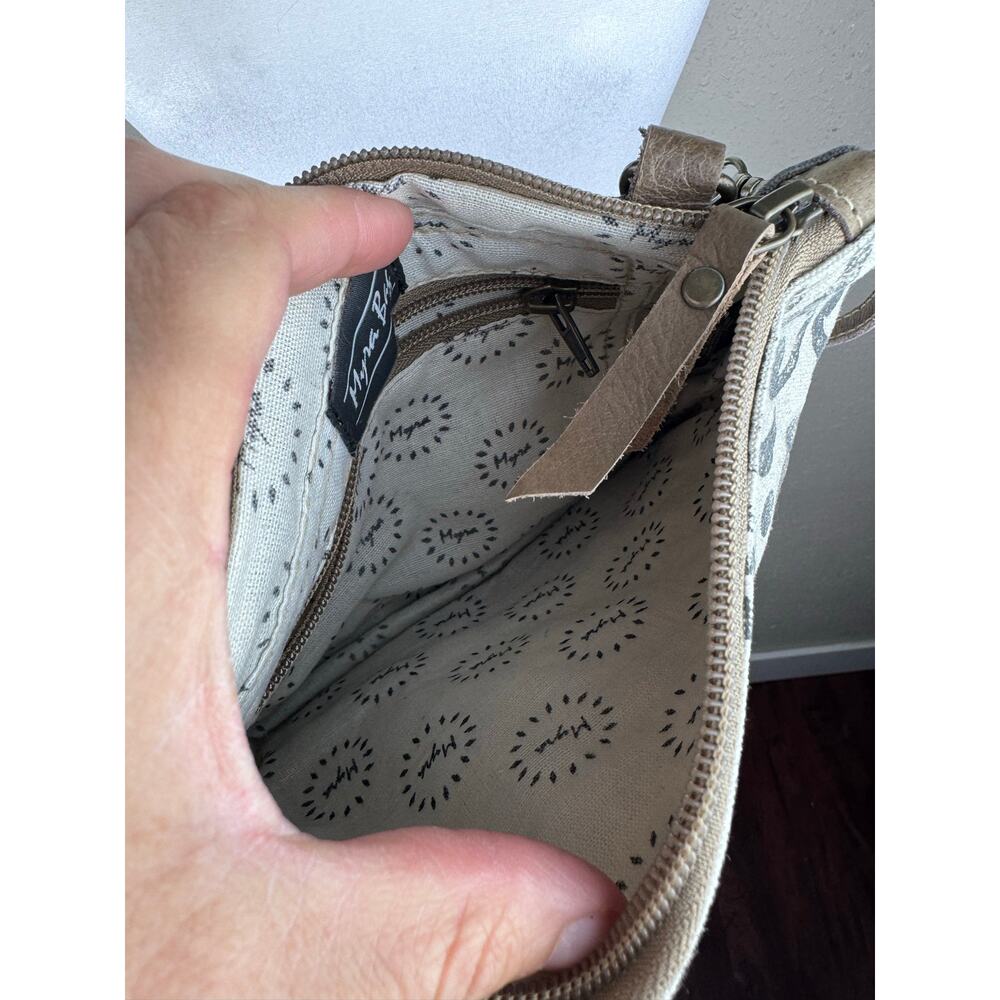 Myra Bag Clutch - Picture 3 of 6